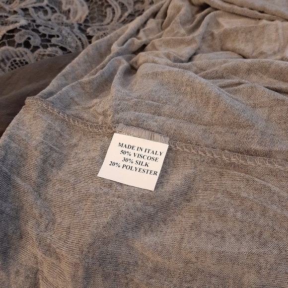 Ladies dress - Picture 6 of 6